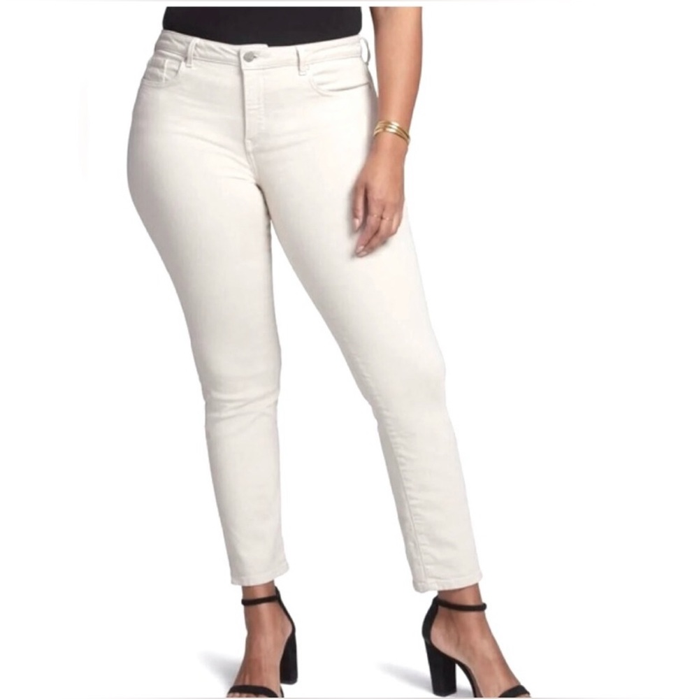 NYDJ Curves 360 White Jeans Straight Leg Stretch Denim Lift Tuck Size 10